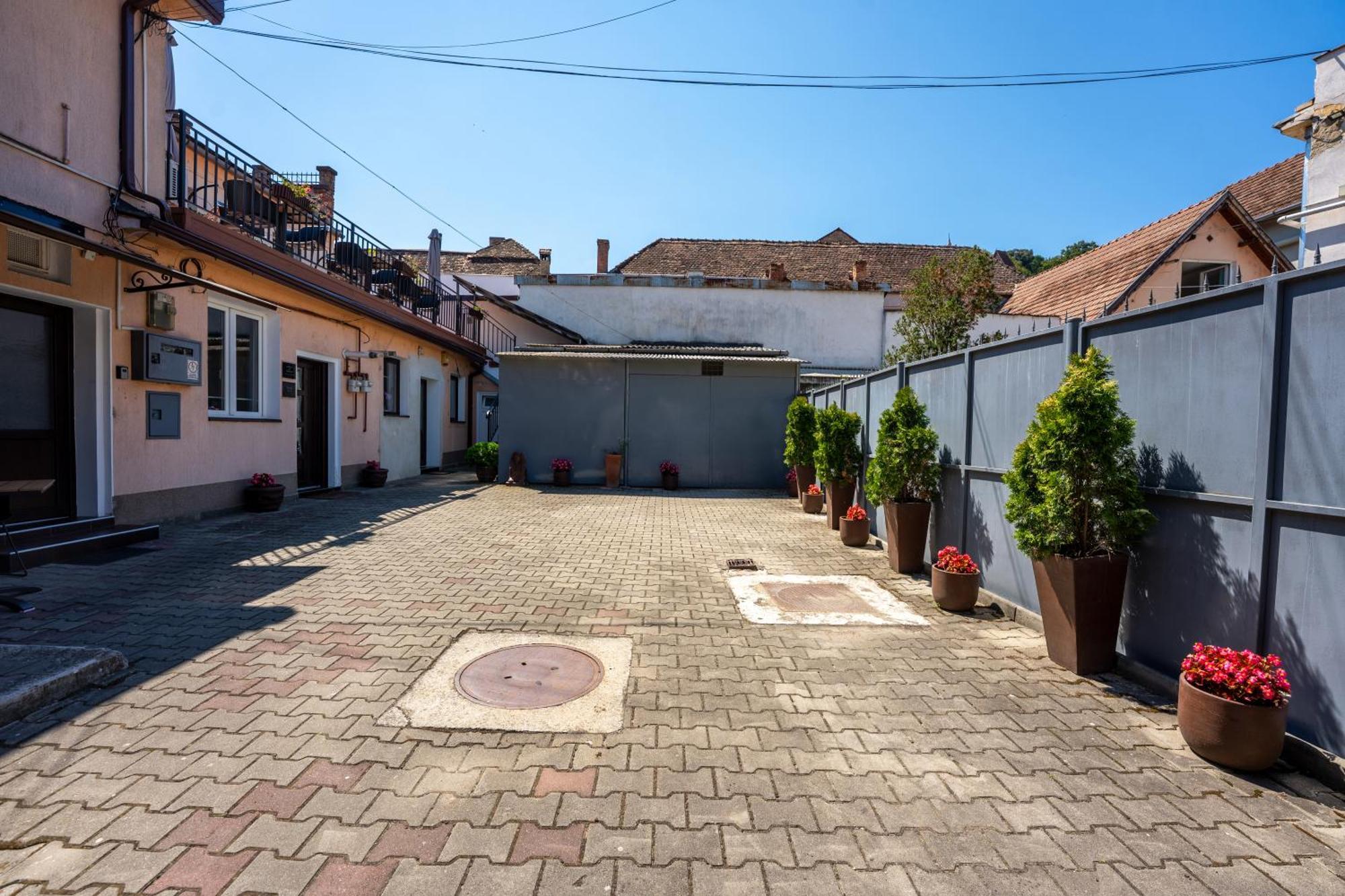 Central Amelie Accommodation Sighisoara Luaran gambar
